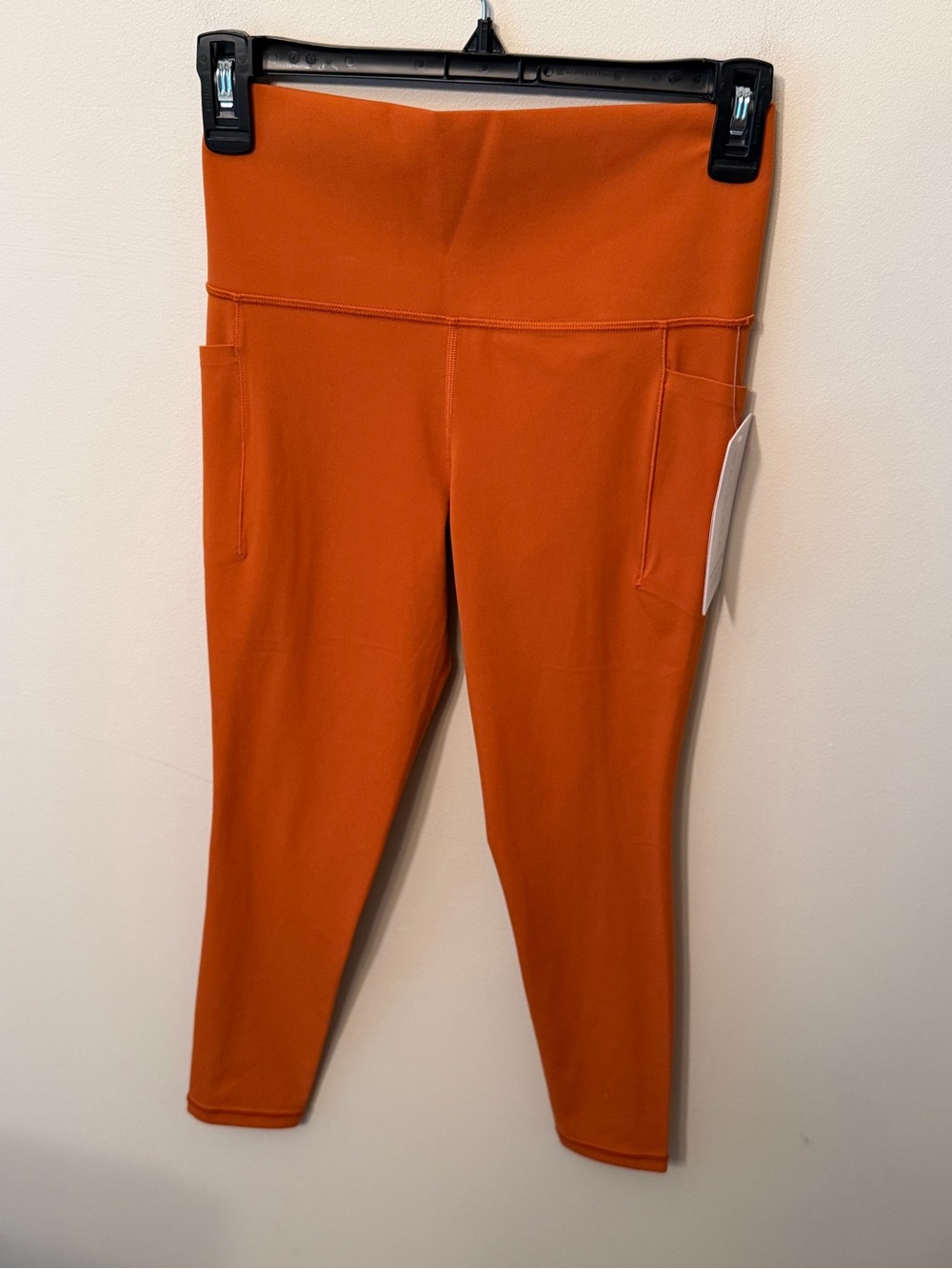 NWT Athleta Salutation Stash Tight size small